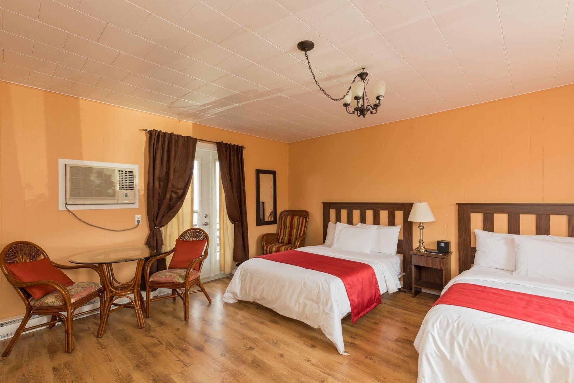 Motel Au Fleuve D'Argent Riviere-du-Loup Ngoại thất bức ảnh