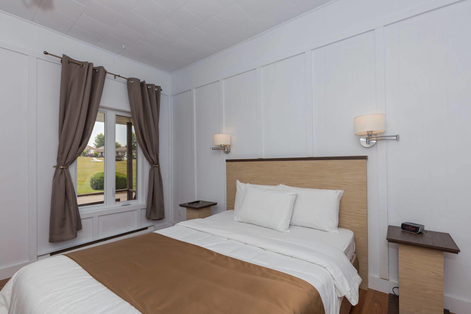 Motel Au Fleuve D'Argent Riviere-du-Loup Ngoại thất bức ảnh