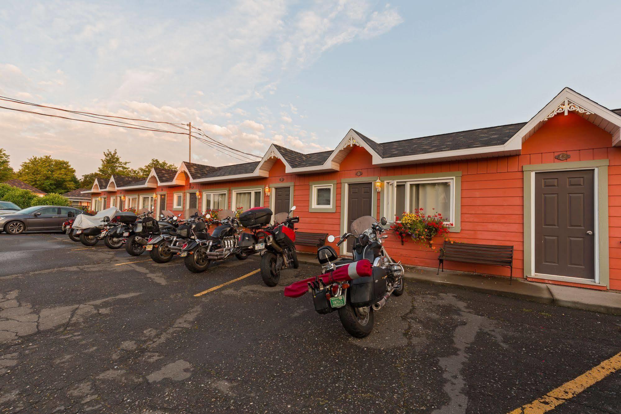 Motel Au Fleuve D'Argent Riviere-du-Loup Ngoại thất bức ảnh